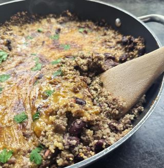 💚Mexická panvica s mletým mäsom (bez lepku a bez mlieka)💚 Táto mexická panvica s mletým mäsom je rýchle, sýte a chuťovo...